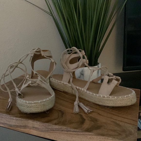 Lace up platform sandals - Picture 1 of 4